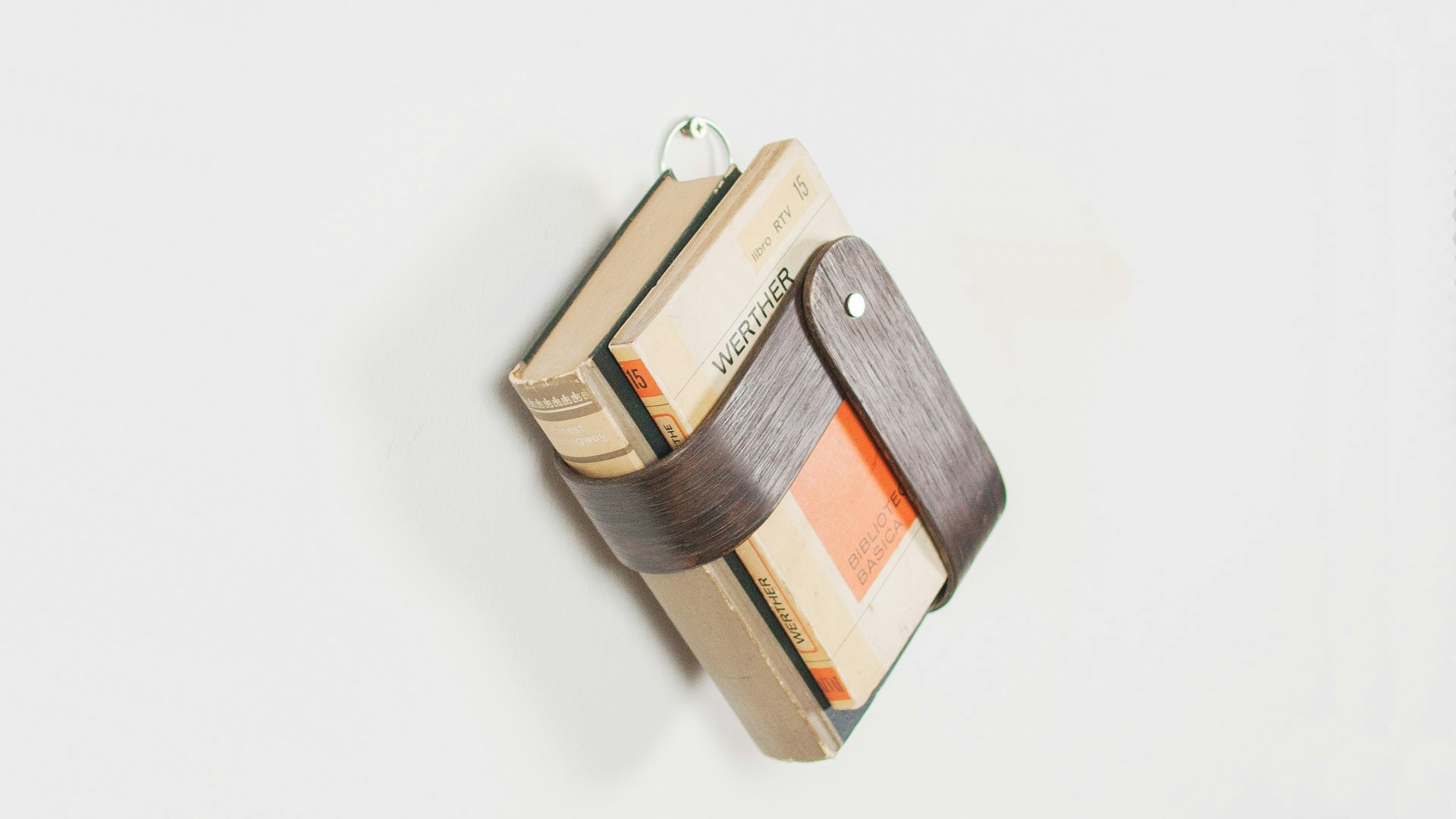Readme - A Portable hanging book rack gallery image