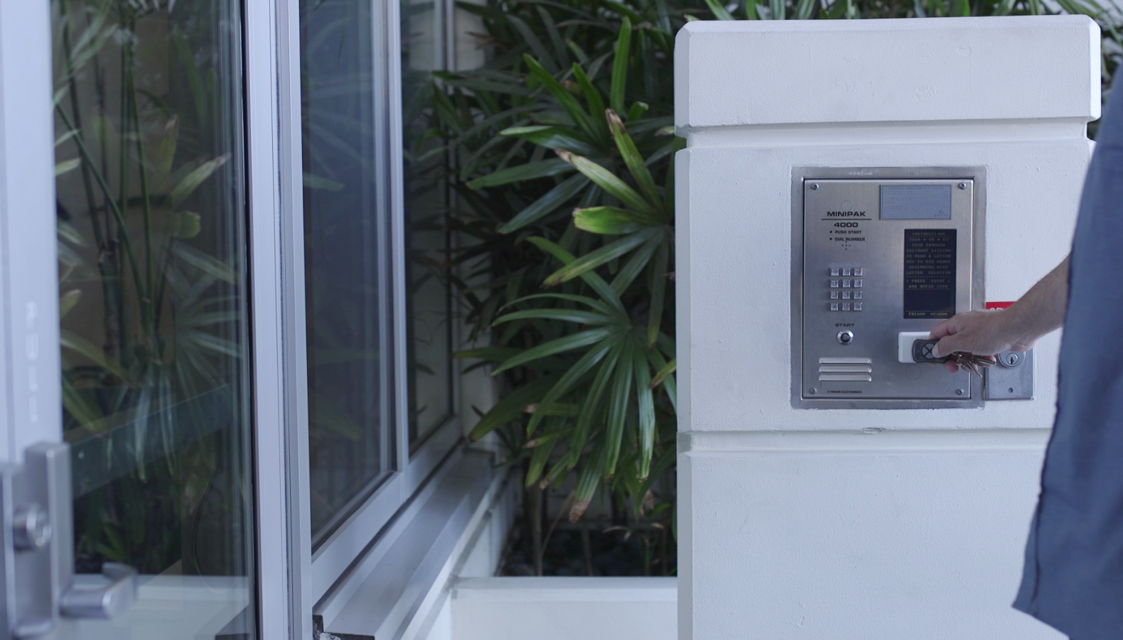 Keysy - Keychain RFID Duplicator gallery image