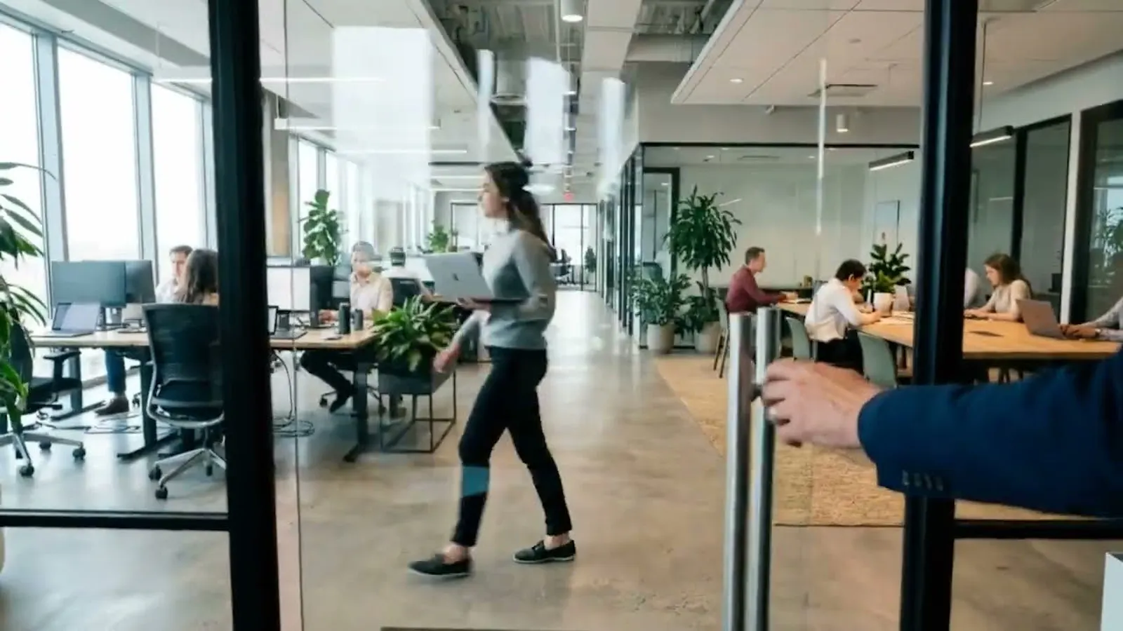 UID Studio screenshot 1 (video preview)
