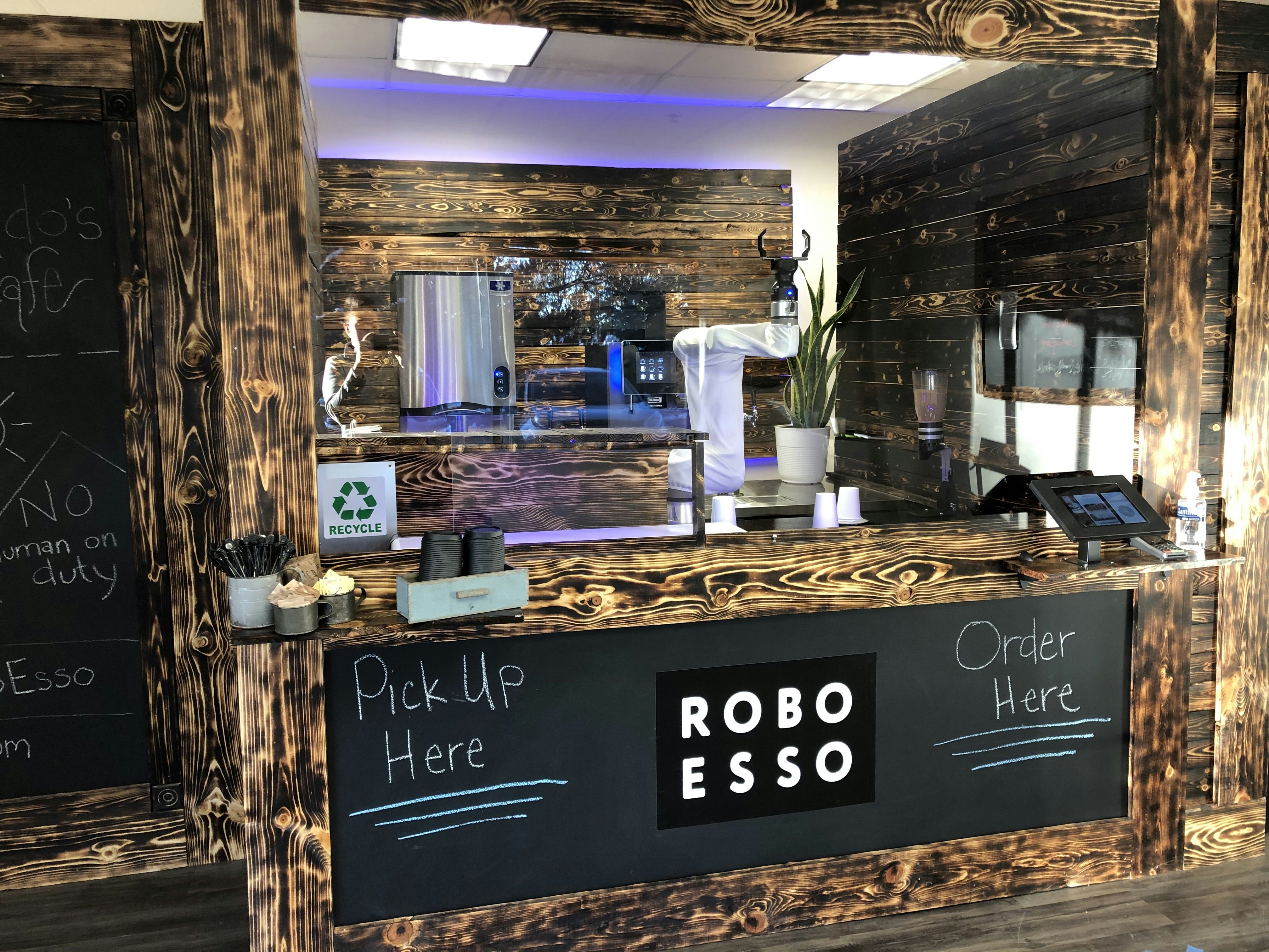 Robo Esso gallery image