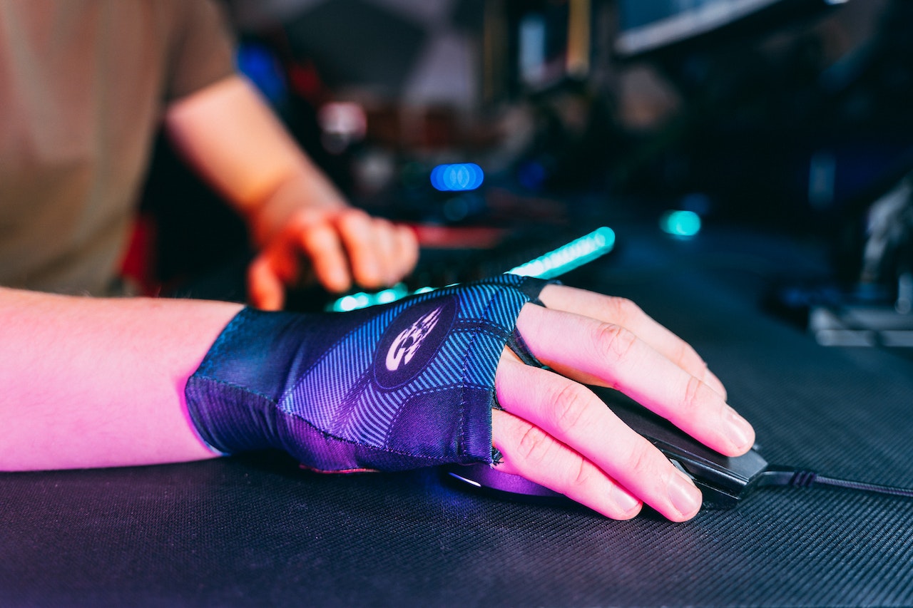 Grindclaw -handschoenen - PC -gamers beschermen tegen polsletsels. media 6