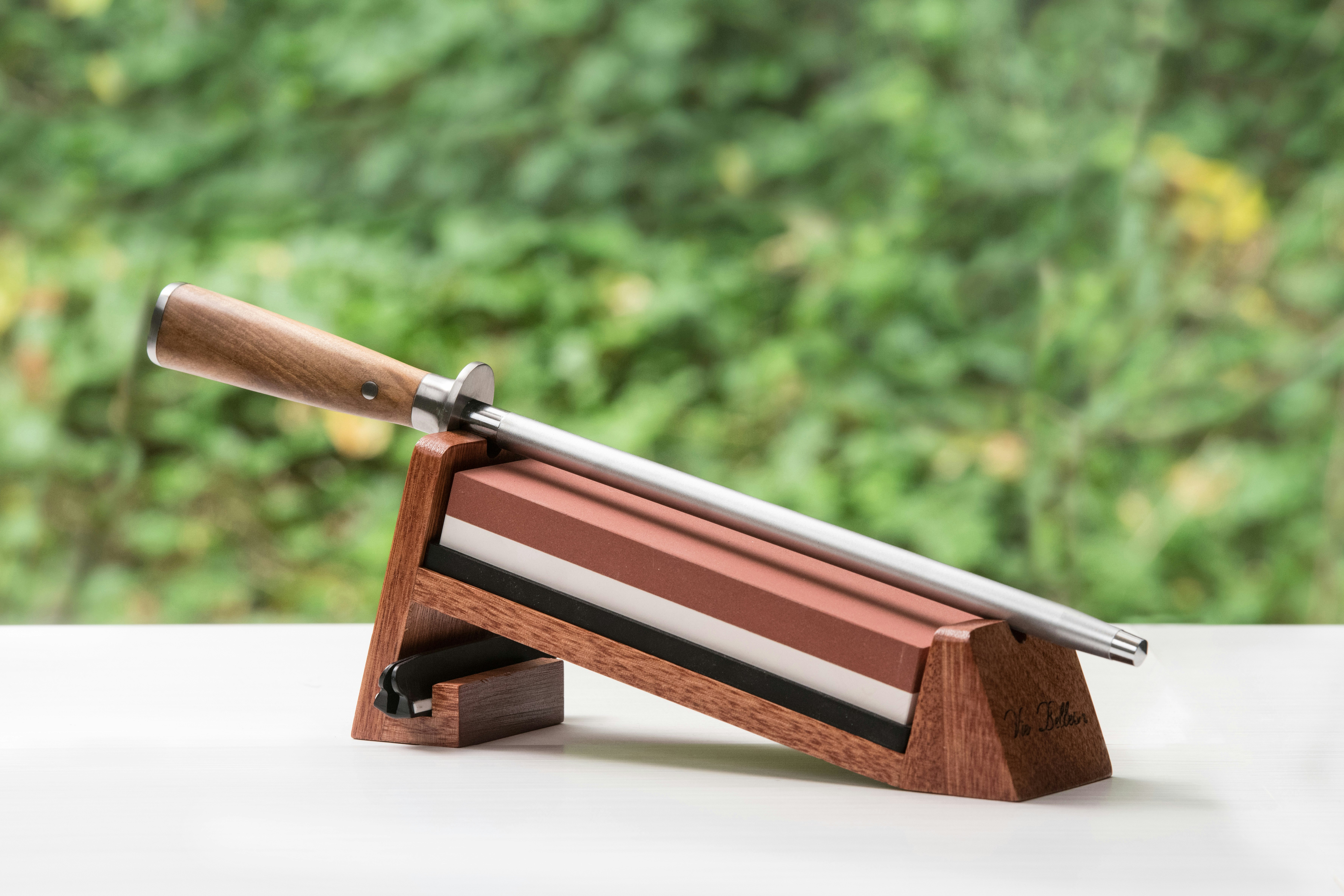 Professional Knife Sharpening System for Everyone By Vie Belles! gallery image