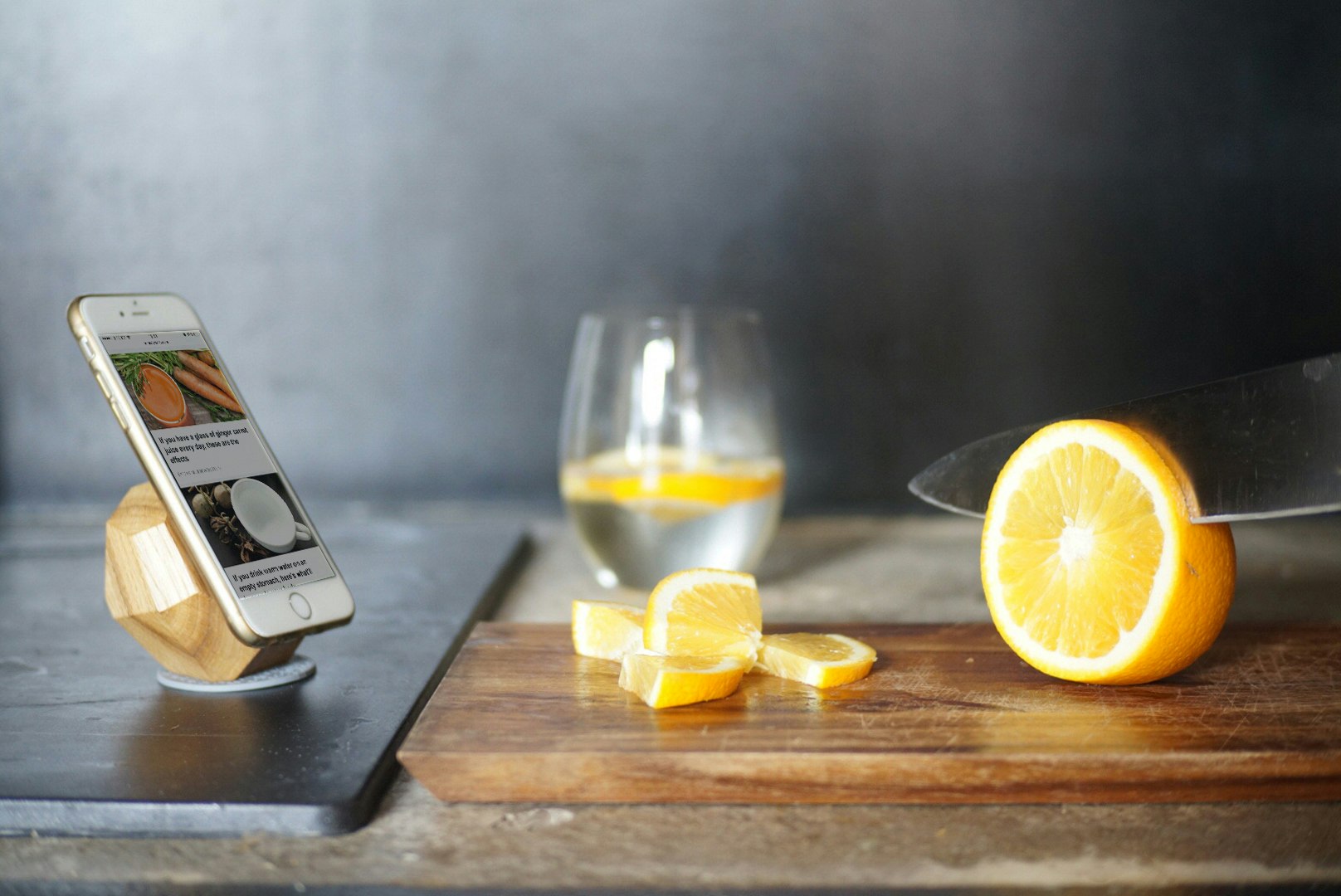 Halo Wireless Phone Charging Stand gallery image