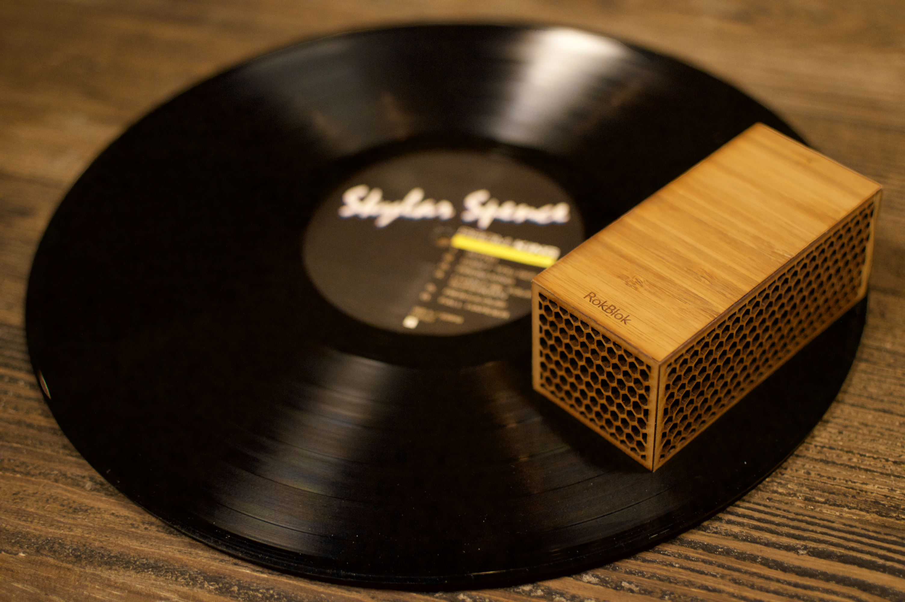 RokBlok World's first infinitely portable, wireless record player
