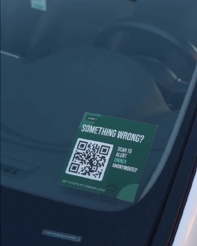 HonkQR - QR Car Sticker gallery image