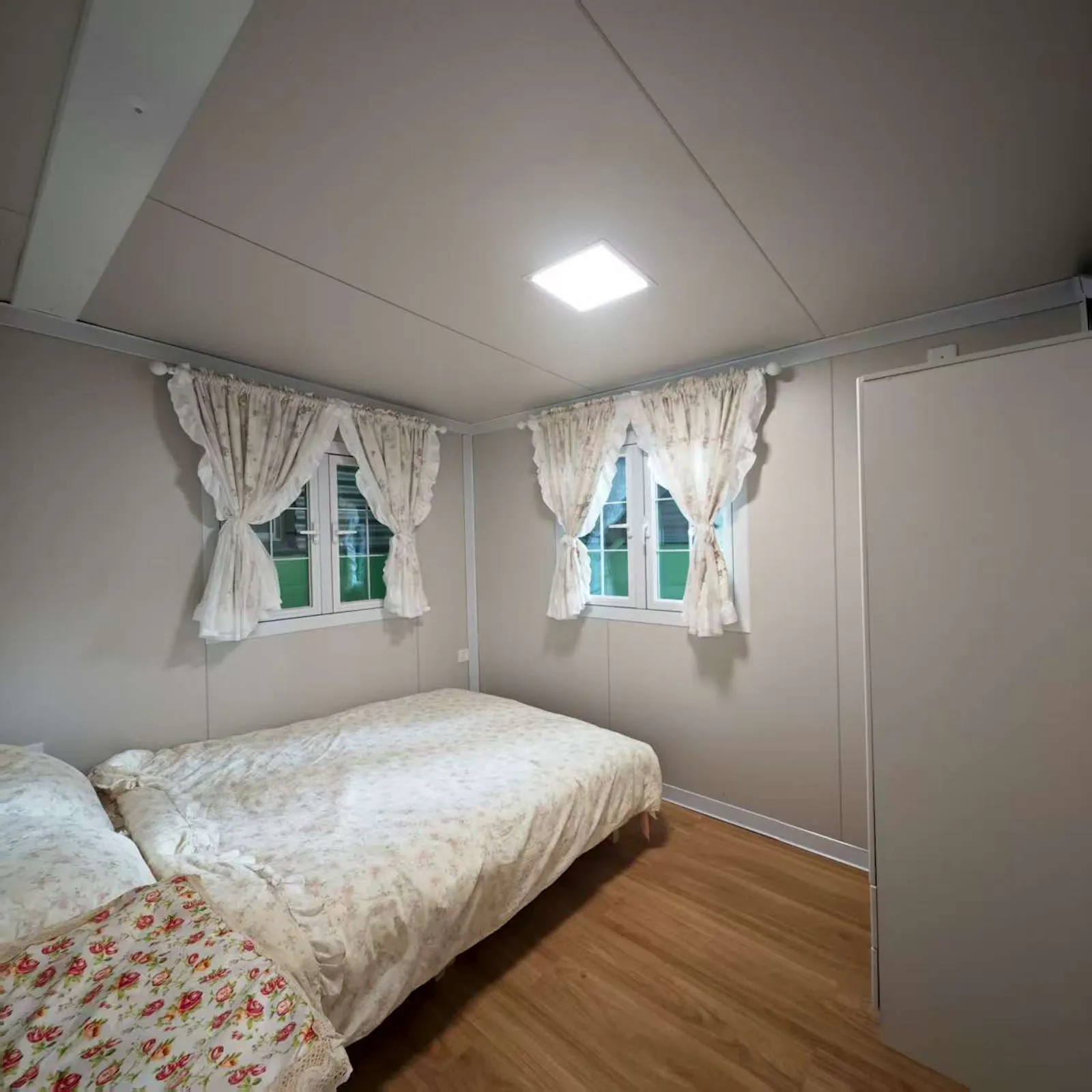20FT Country-Style Container House screenshot 5