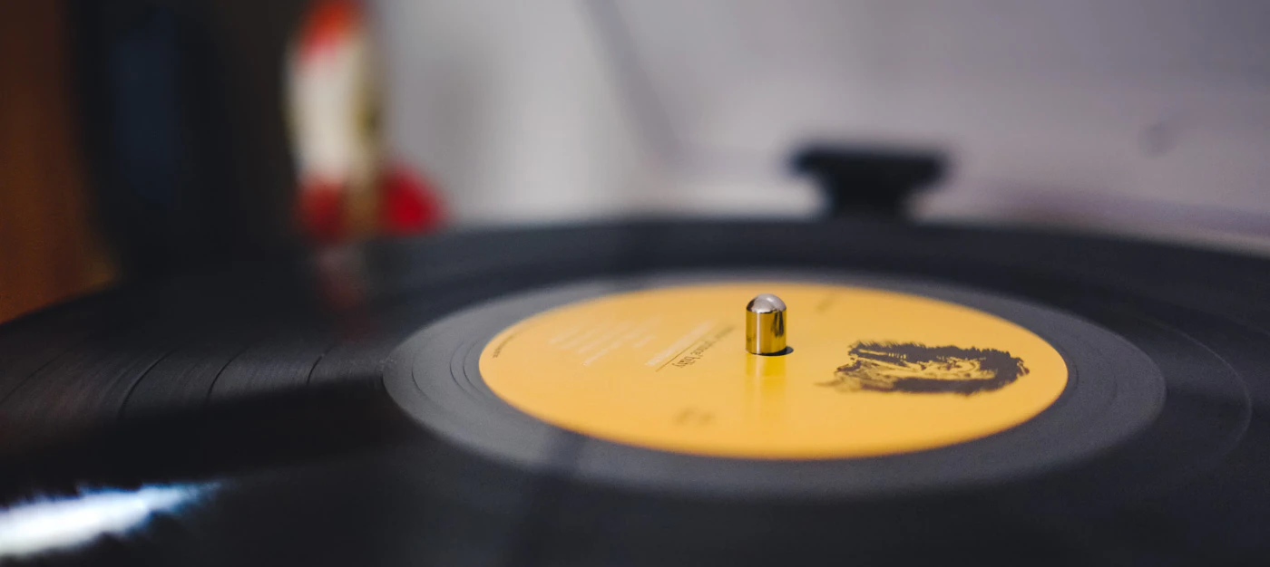 Fiftyfootshadows.net