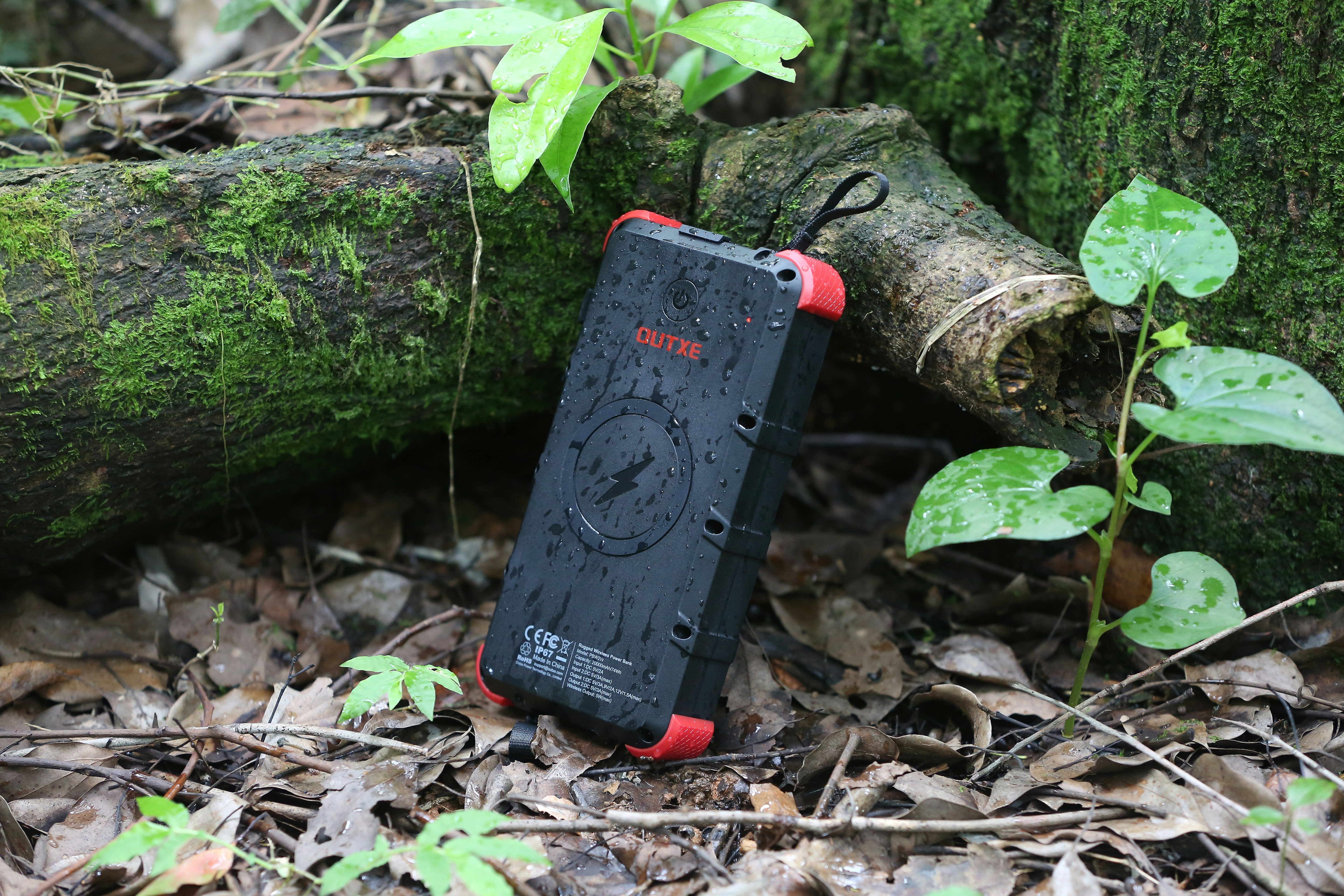 OUTXE W20 IP67 Wireless Solar Power Bank Product Information, Latest