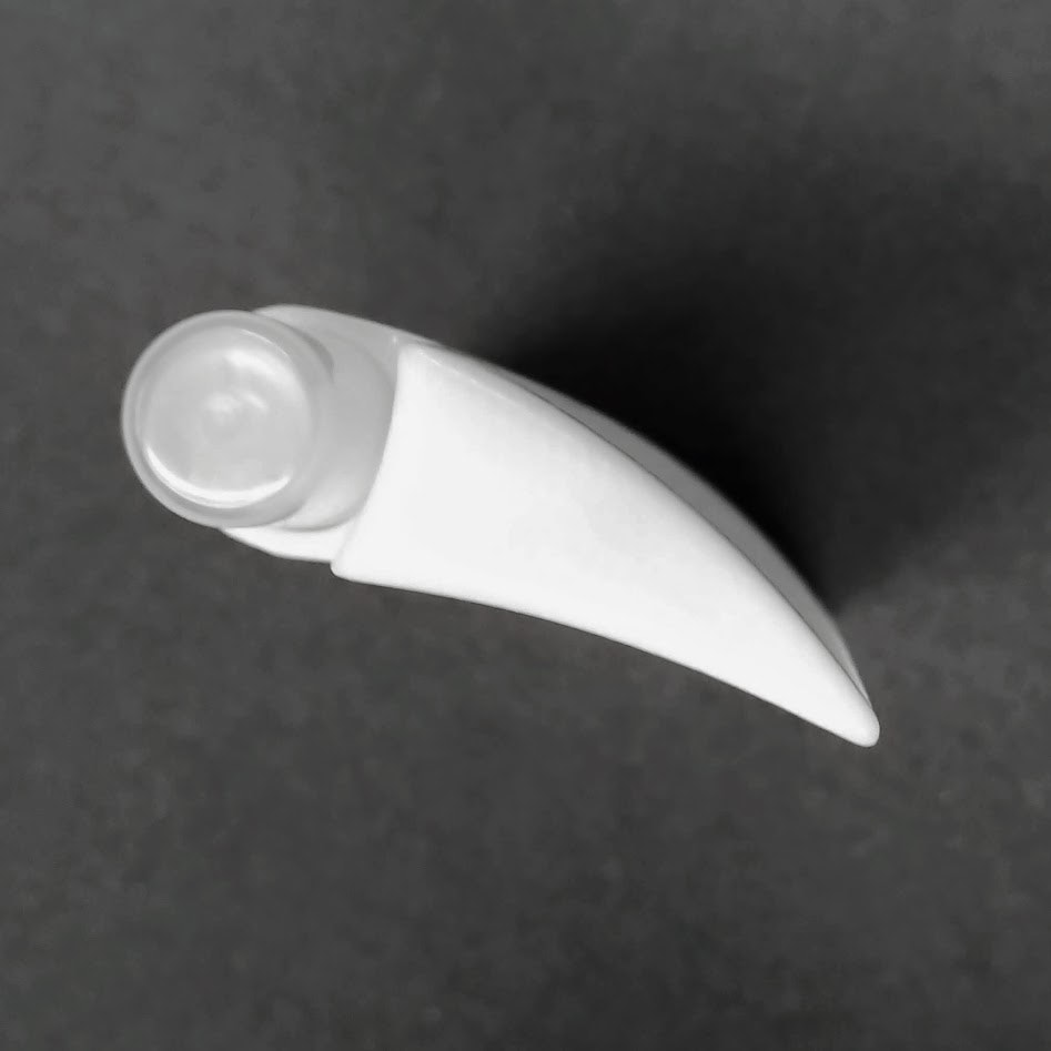 Manetame Comb: Curved Comb with Sprayer gallery image