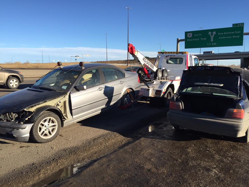 Top 10 reasons for tow truck Calgary