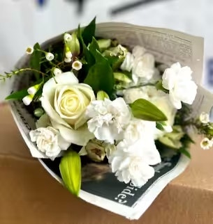 Sympathy Bouquet Simple gallery image