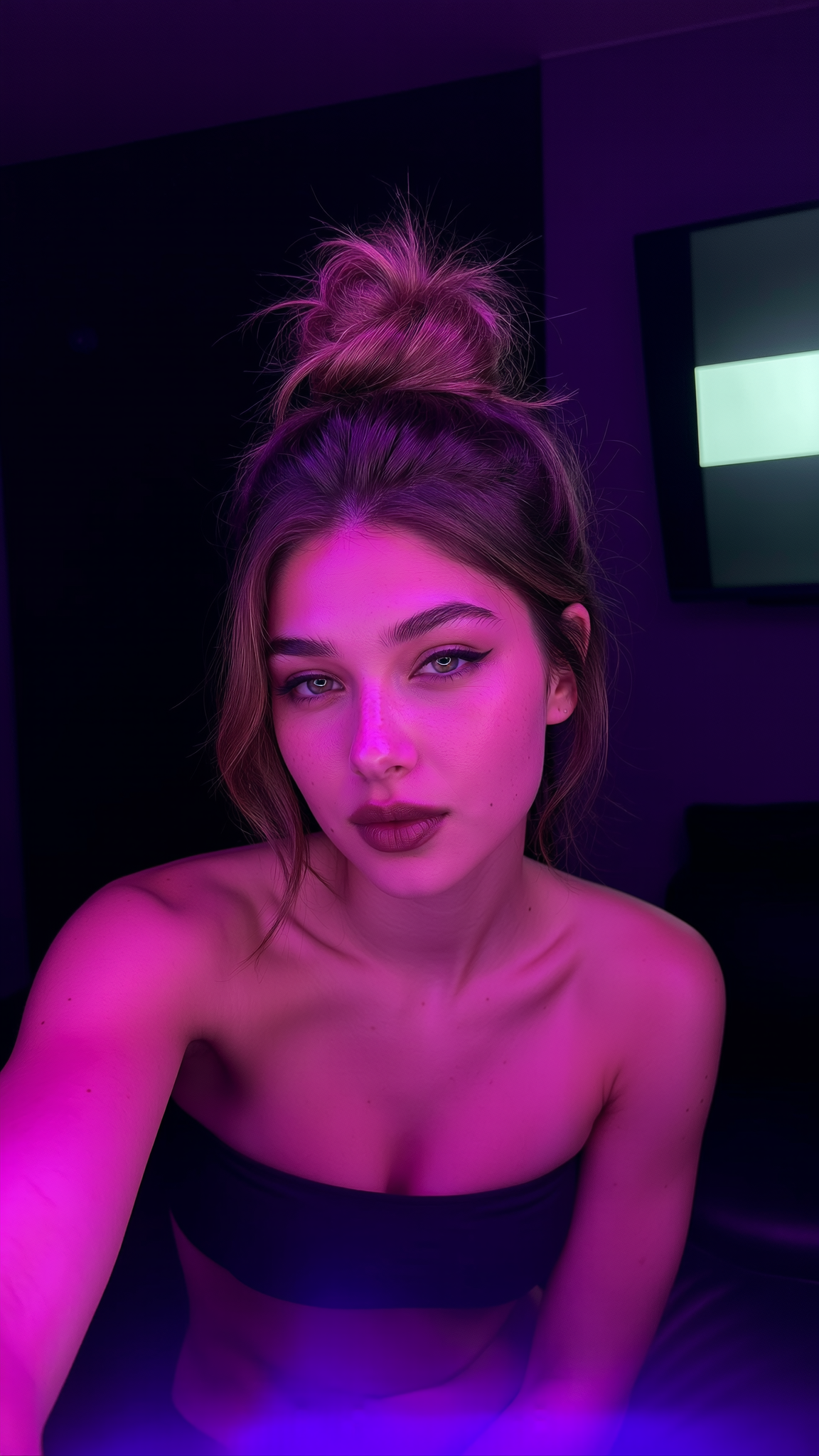 Lina Vale gallery image