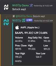 Uma pessoa conectando sua conta de corretagem com o hub de investimento social de forma fácil.