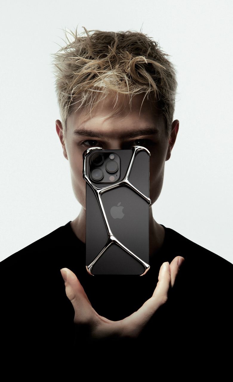 YNØT Shell for iPhone