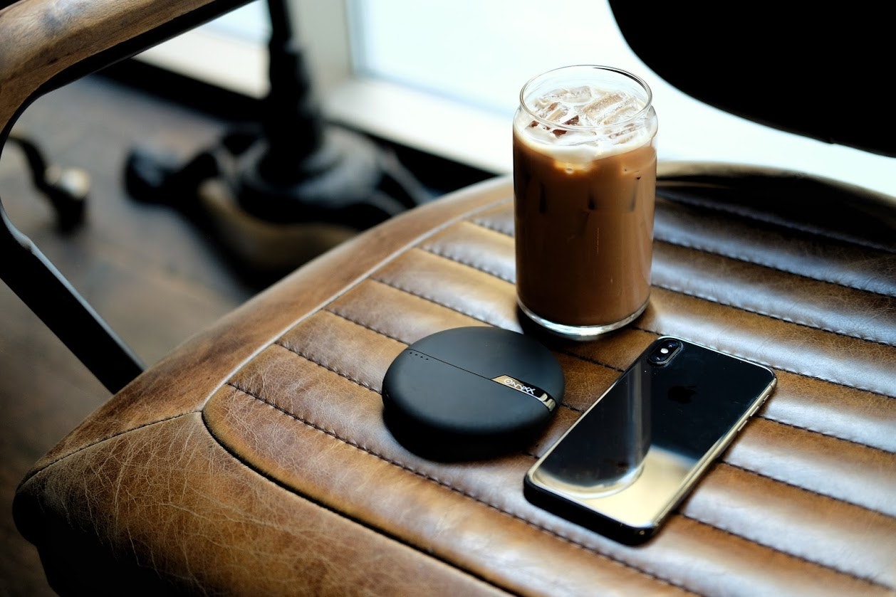 Onyxx Wireless Power Bank gallery image