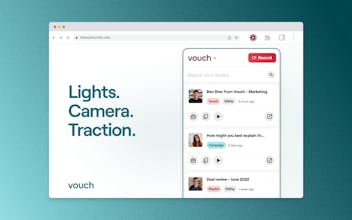魅力的な短いビデオの録画: Vouch Chrome 拡張機能を使用して短いビデオを録画し、創造性を披露する人。