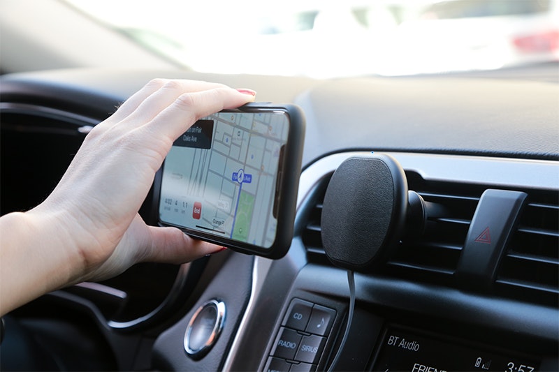 3-in-1 magnetic wireless power bank and car charger kit I Live on Indiegogo