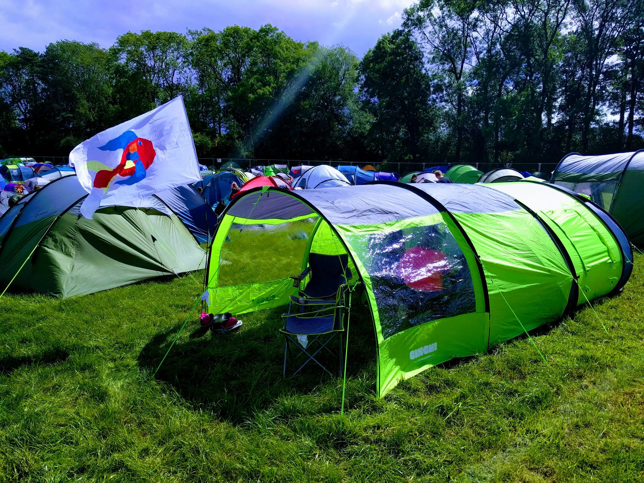 Cinch Pop-up Tent with solar power & LED