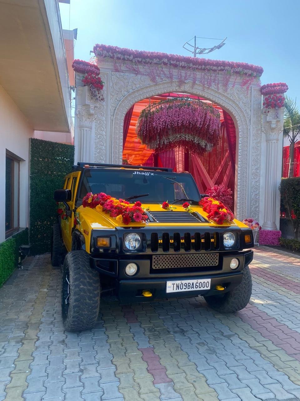 Agenzia di noleggio auto e allenatori - Auto di lusso e allenatori in affitto a Chandigarh media 3