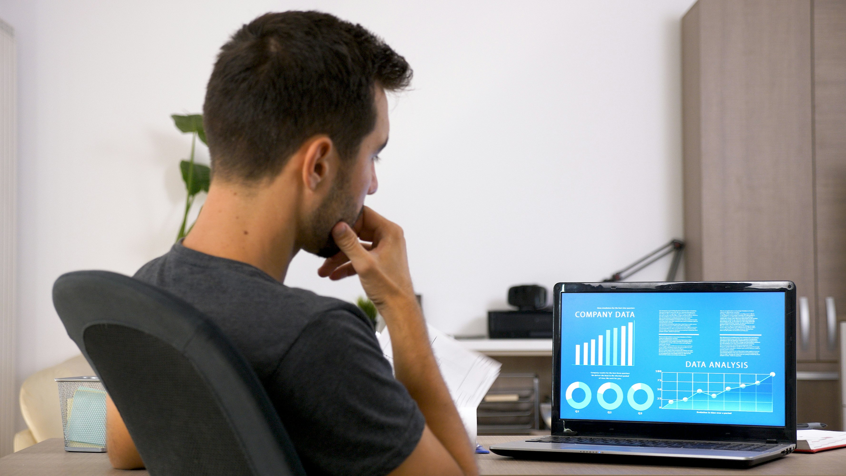 Data Analytics – Bas... logo