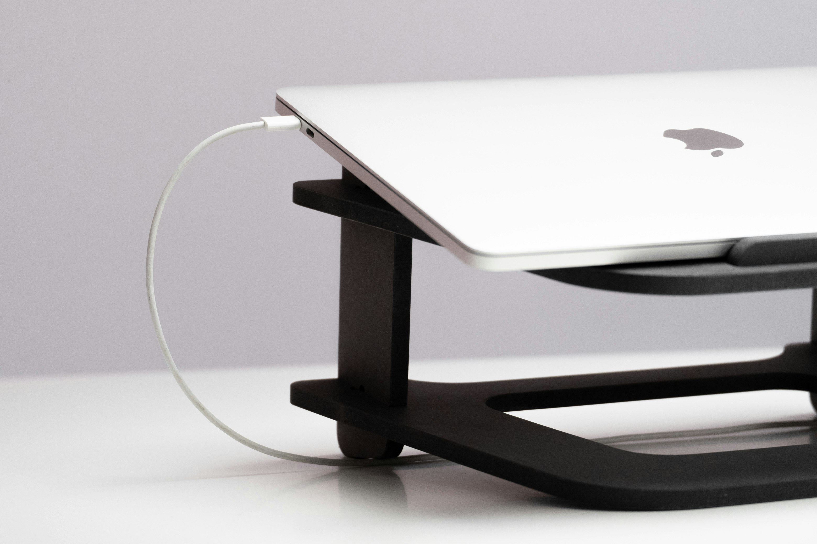 Hydesk Multistand - แท่นวางแล็ปท็อปและที่เก็บในแนวตั้งสำหรับอุปกรณ์ของคุณในที่เดียว media 4