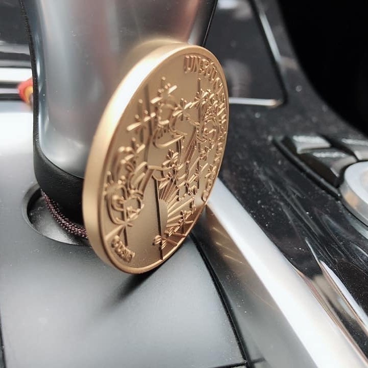 Fabbrica di perni del bavaglio personalizzato - FactoryPin - Produttore di perni personalizzati e produttore di perni media 10