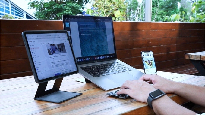 MOFT Float gallery image