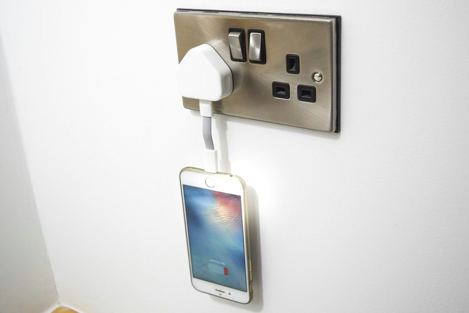 Zuo Charge gallery image