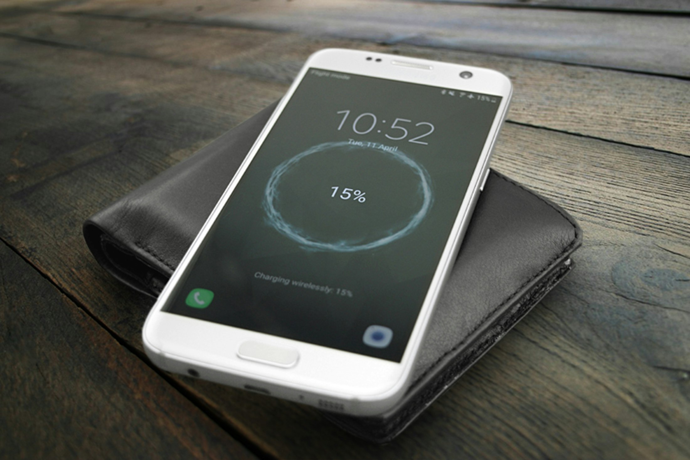 poqit - the first trackable smart charging wallet gallery image