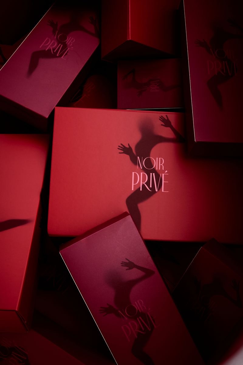 Noir Prive gallery image