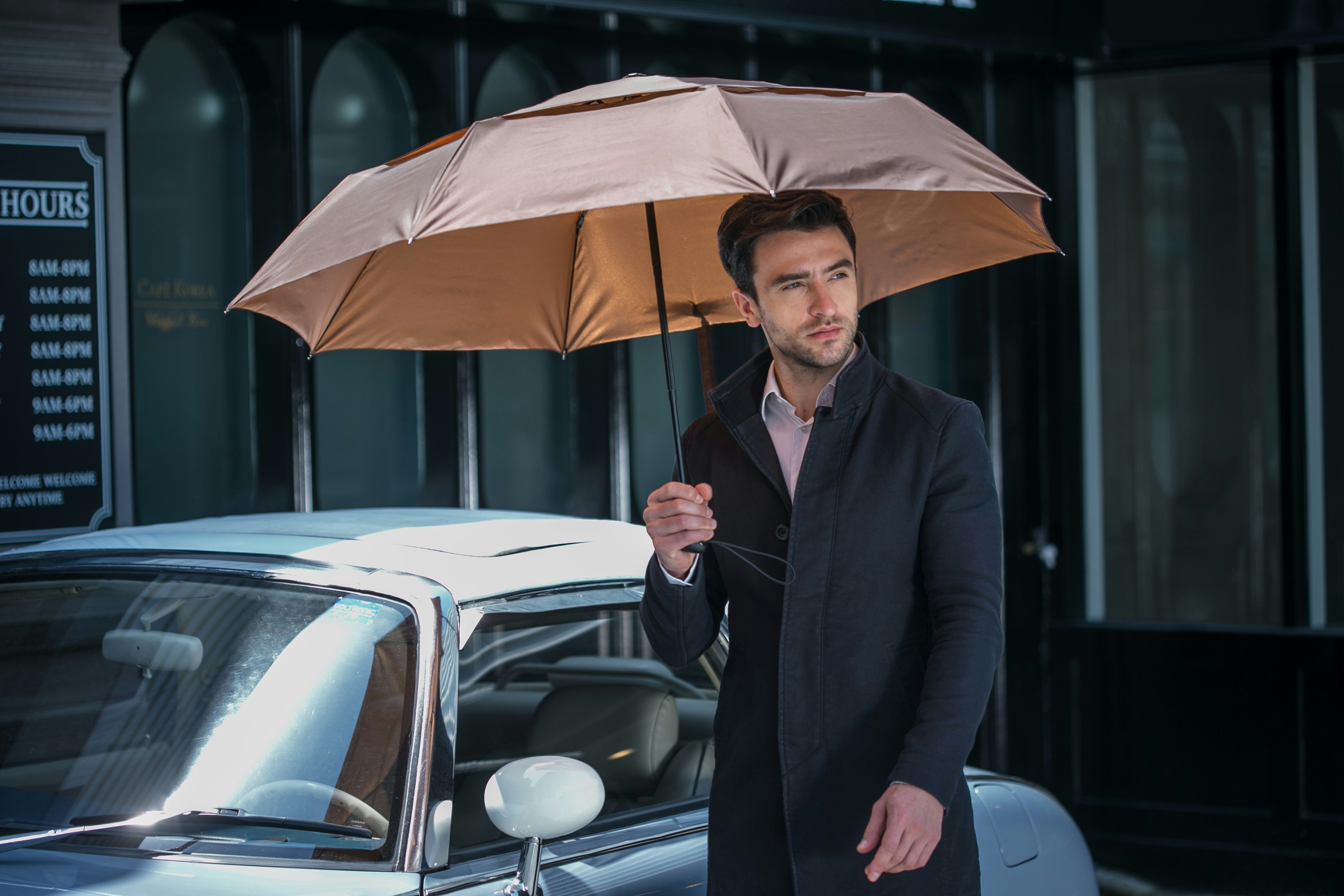 A.Brolly Stonehenge - An umbrella with unique functions gallery image