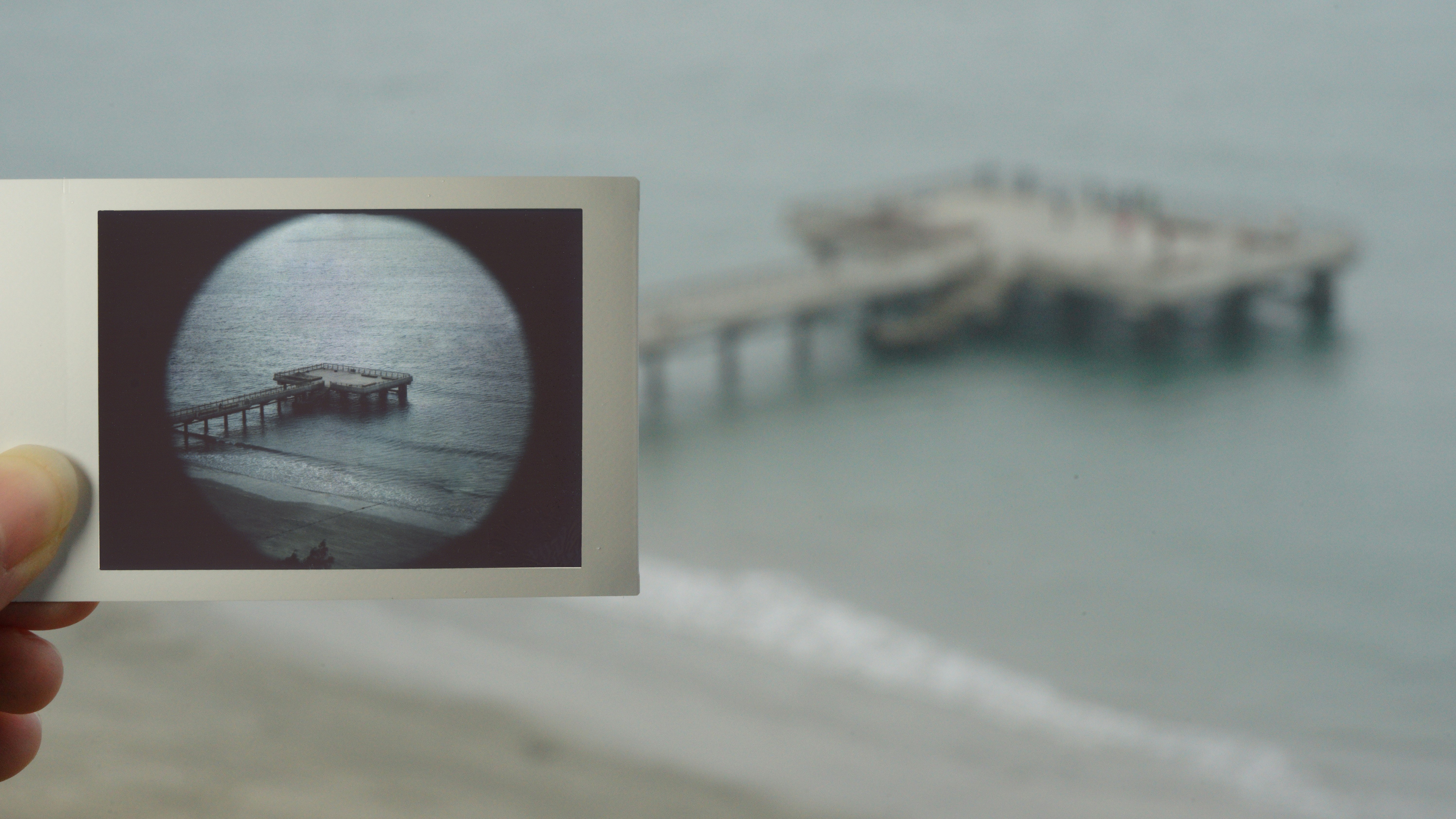 NONS SL42 Instant Camera gallery image