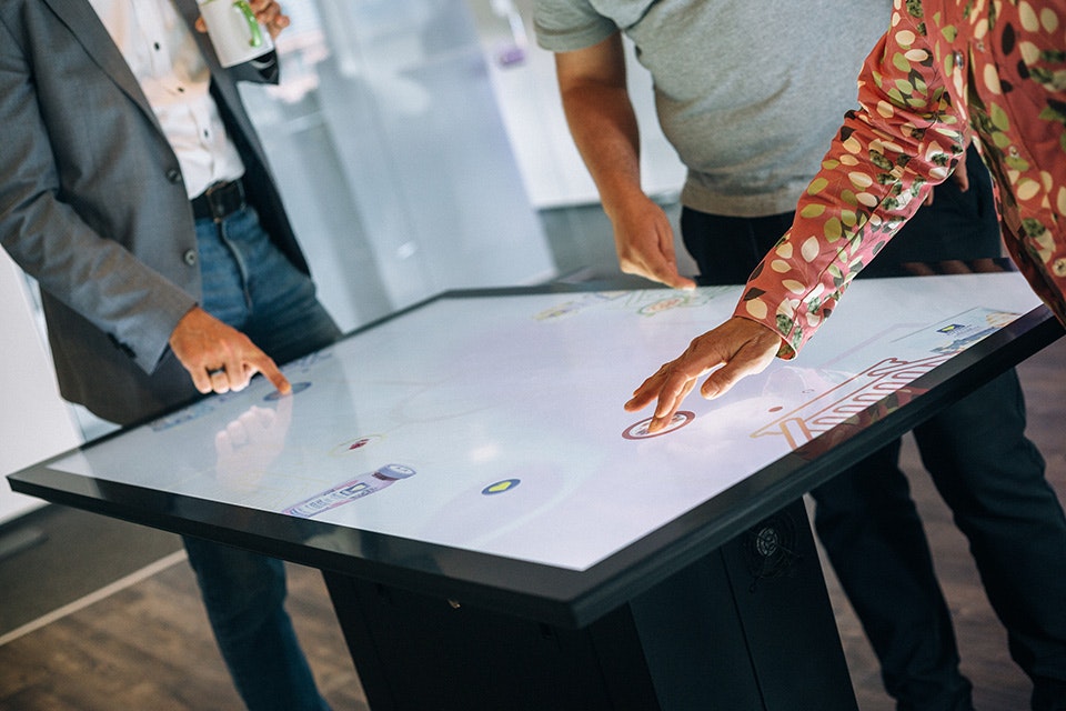 Taurus Touch Table - Премиальная сенсорная таблица с распознаванием объекта медиа 2