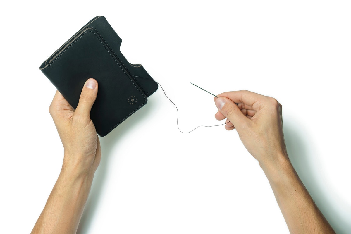 Pen + notebook + leather cover = your ideal pocket assistant gallery image