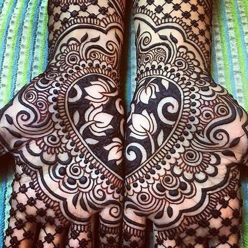 Nail Art with Eyeshadow  gallery image