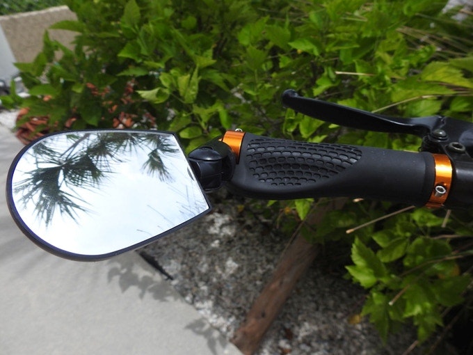 Uno Bolt gallery image