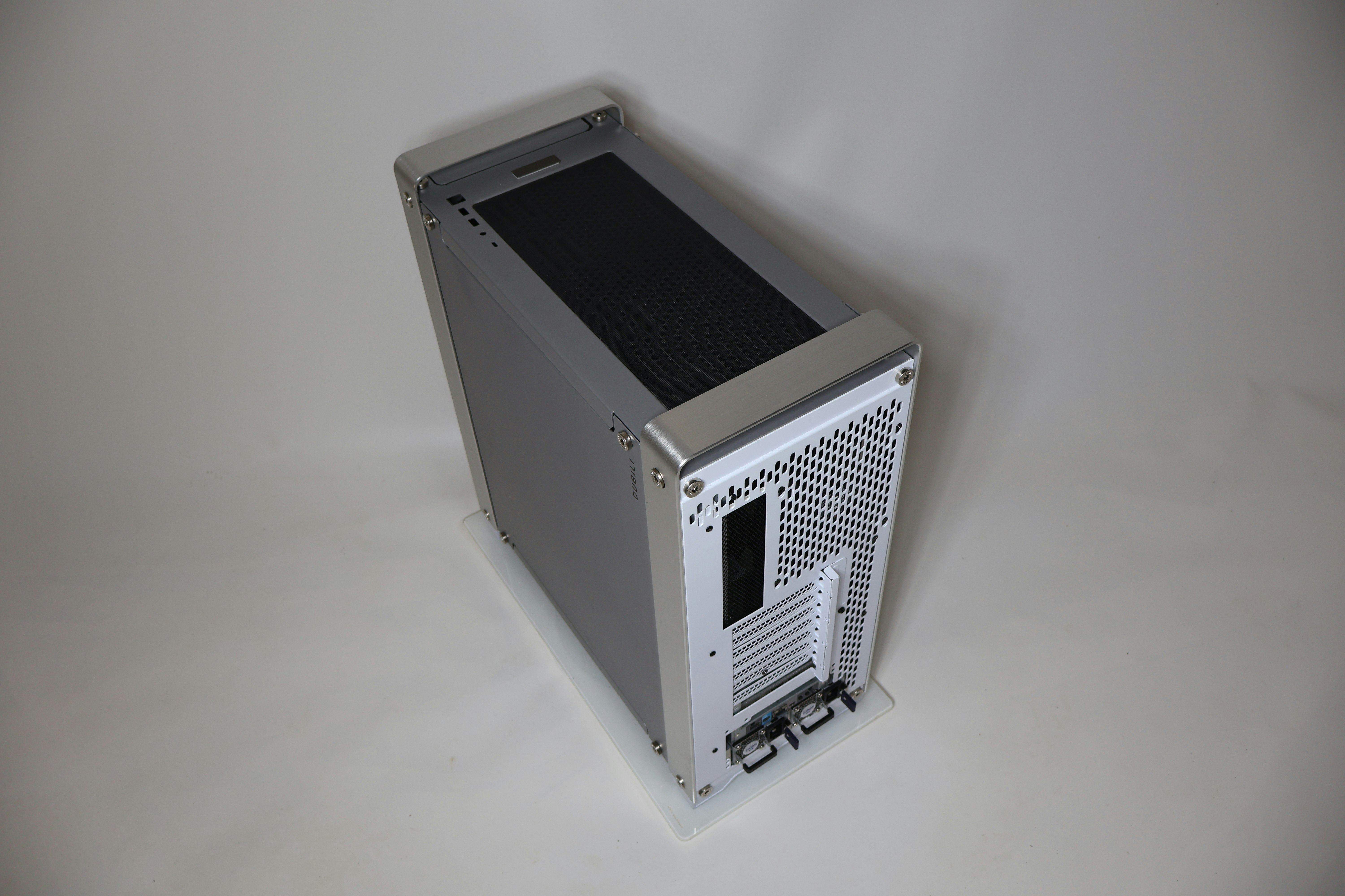 High-end desktop supercomputers for AI gallery image