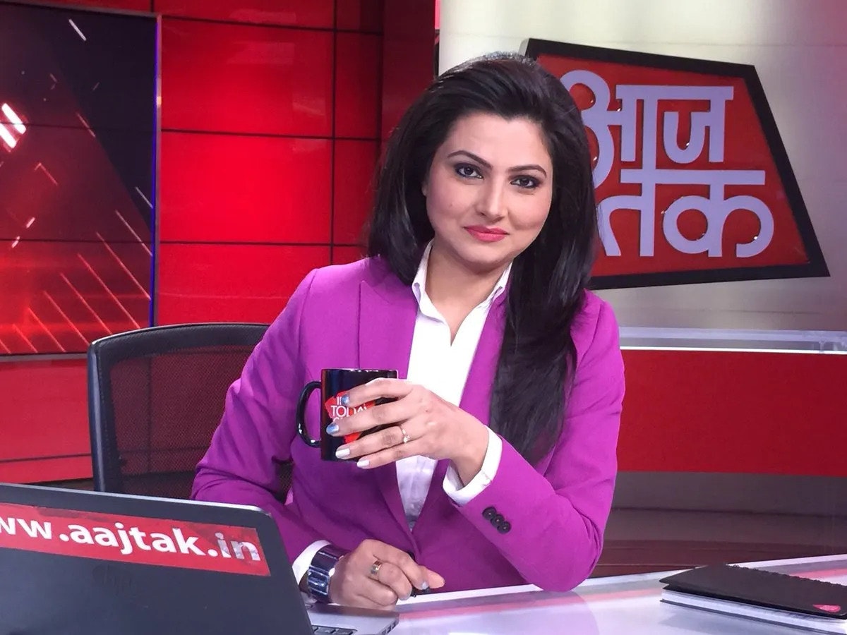Chitra Tripathi Aaj Tak News Anchor