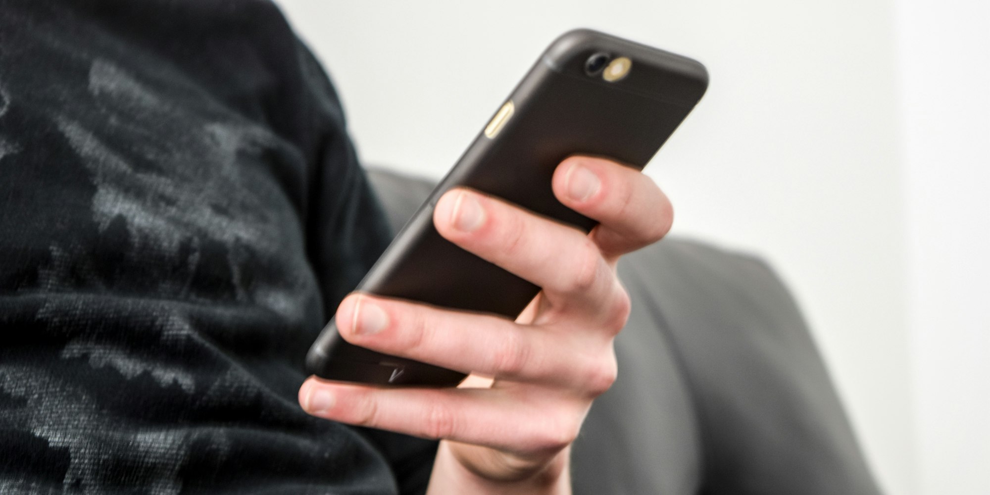 Vinco Raw - The World's Thinnest iPhone Case gallery image