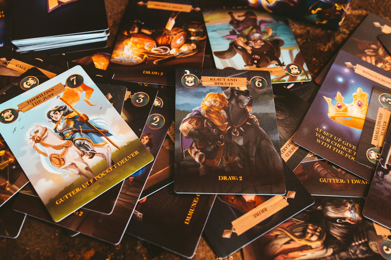 Kingless gallery image