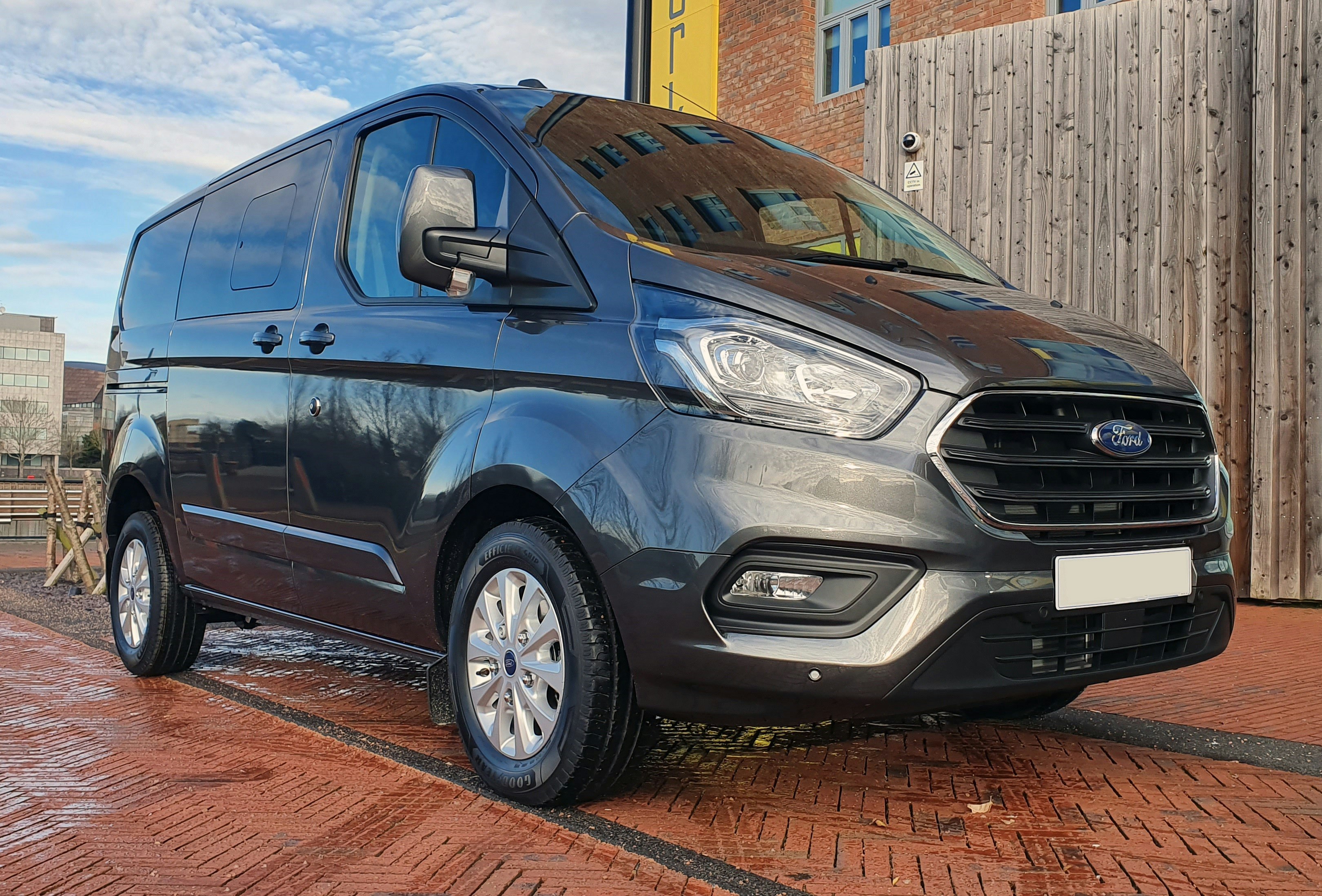 Ford Transit Custom gallery image