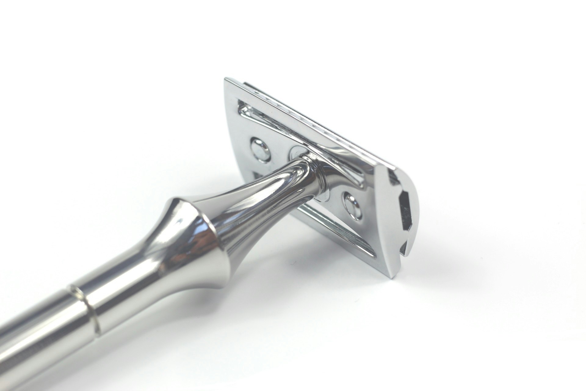 S3 | Deluxe Shaving Razor. gallery image