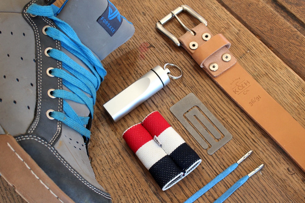 Chewmate: A Universal Chewing Gum Holder gallery image