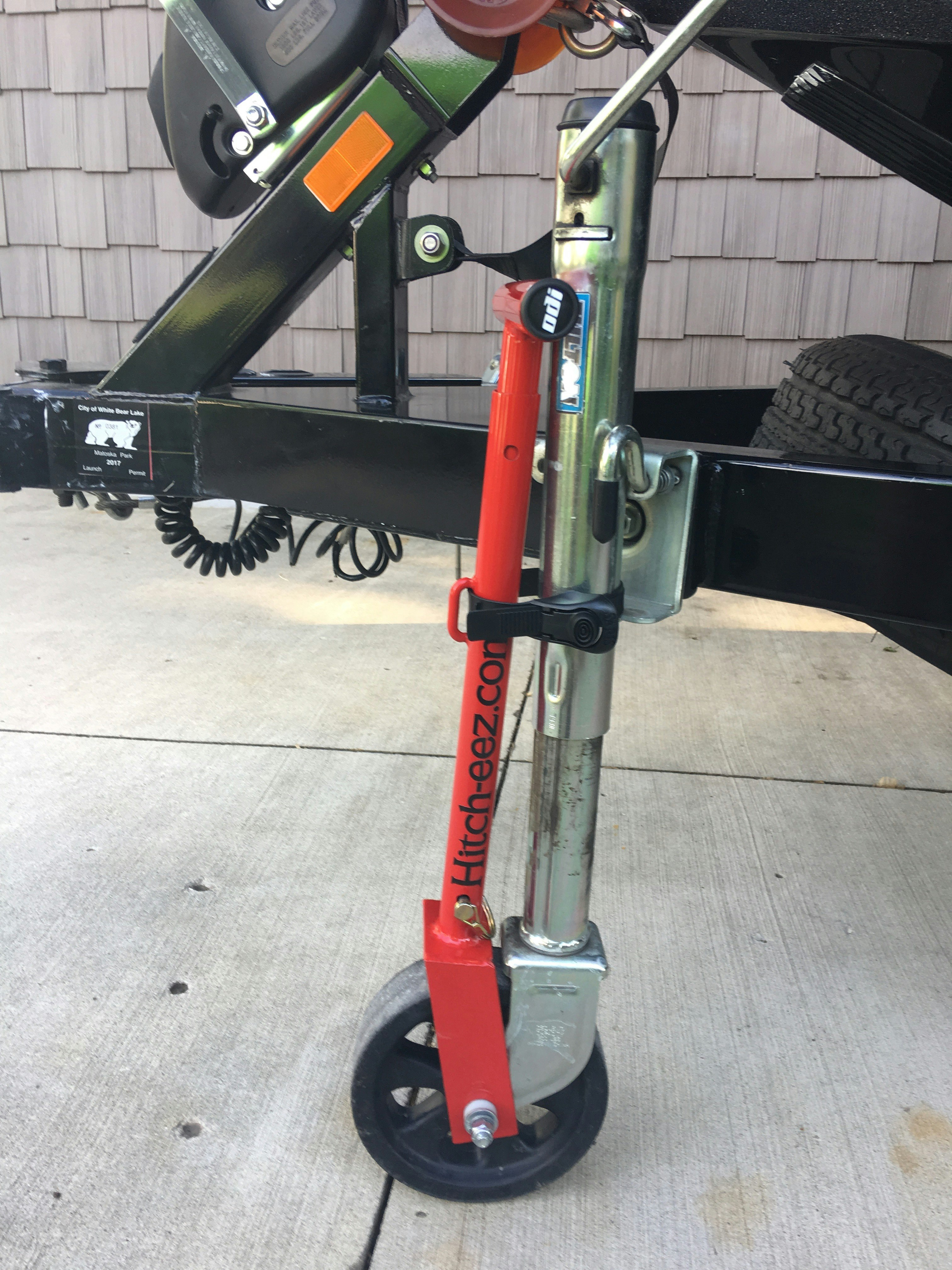 Hitch-Eez - Cuz Who Needs Another Man Bag?! gallery image