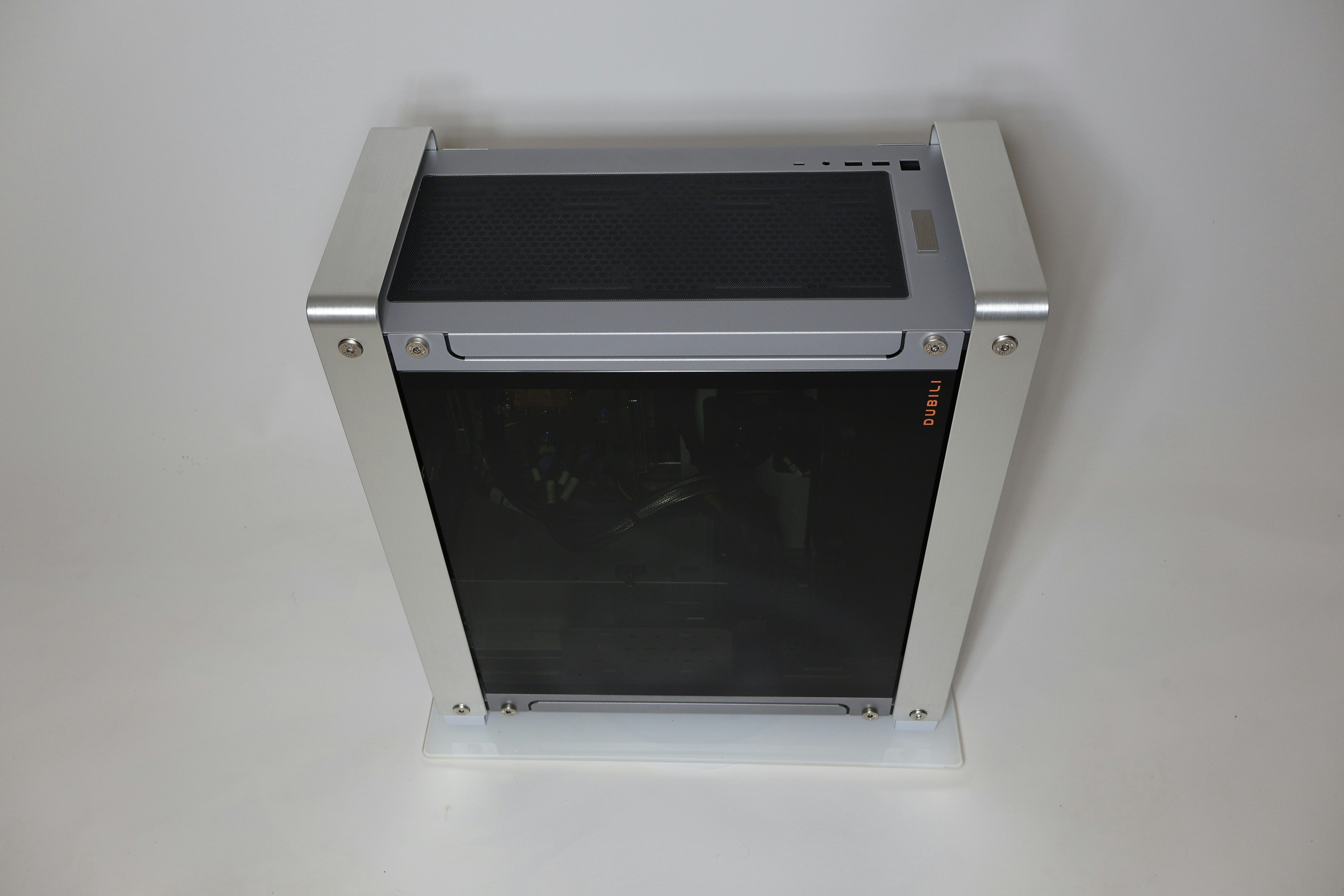 High-end desktop supercomputers for AI gallery image