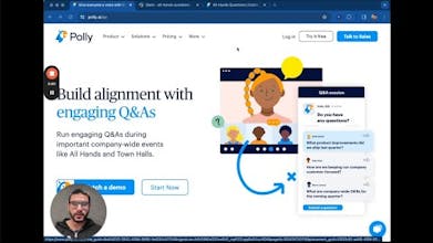 Человек, проводящий интерактивное собрание All Hands с использованием Polly внутри Slack.