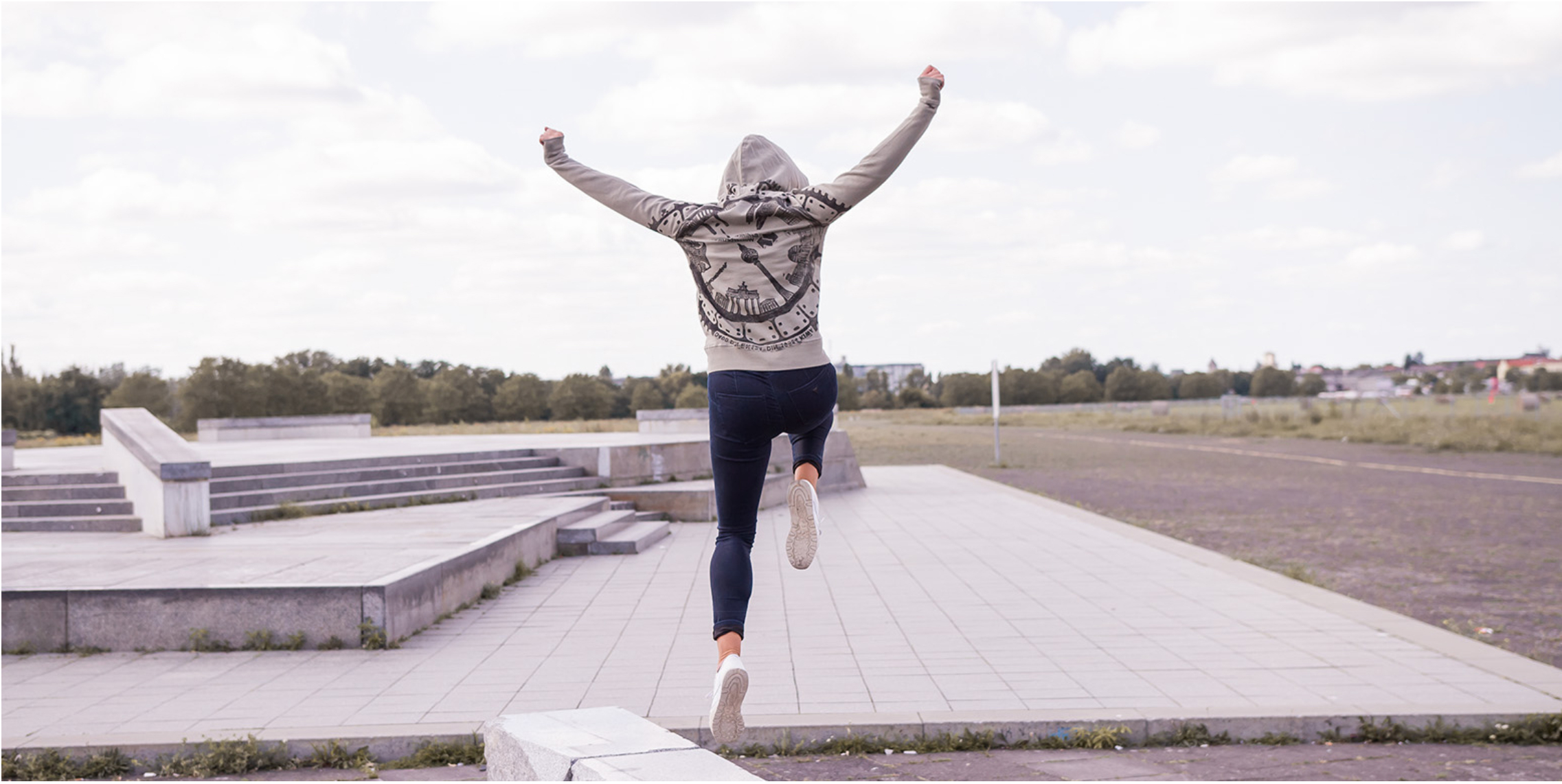 Raubdruckerin — manhole covers & fashion gallery image