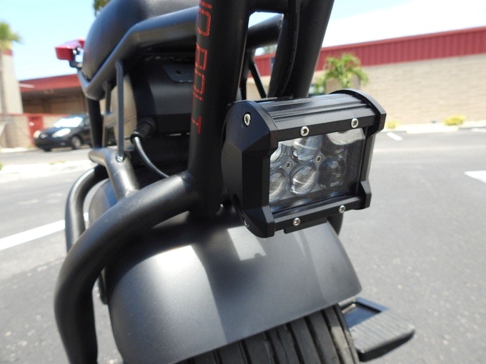 Uno Bolt gallery image