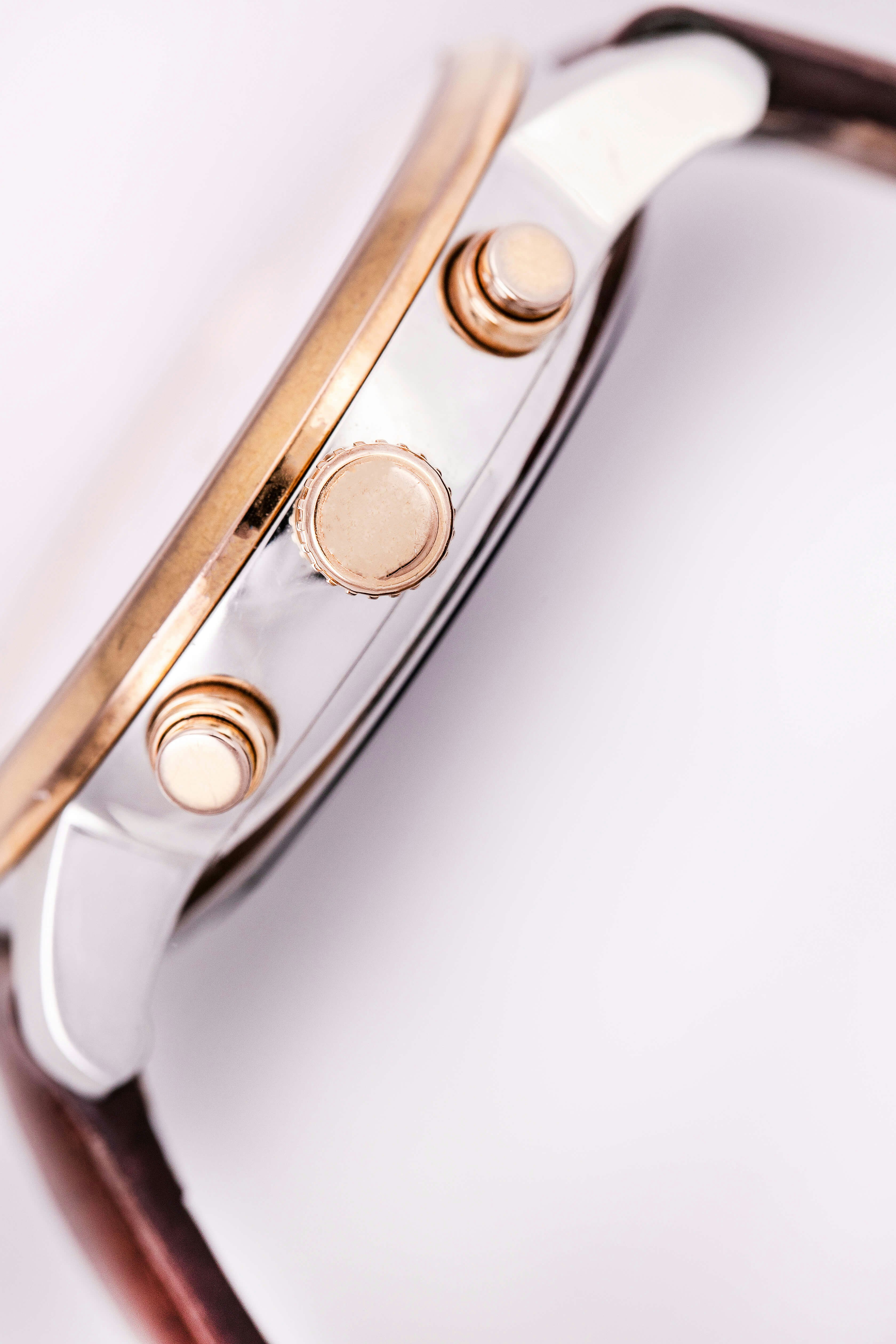 PYRA M : TWO MOVEMENTS IN ONE WATCH gallery image