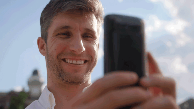 Желе макс - Самый маленький смартфон 5G, который подходит в ладонь медиа 8